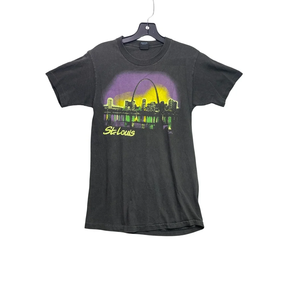 Wild Oats Shirt Men Medium St Louis Skyline Vintage 90s Single Stitch Streetwear